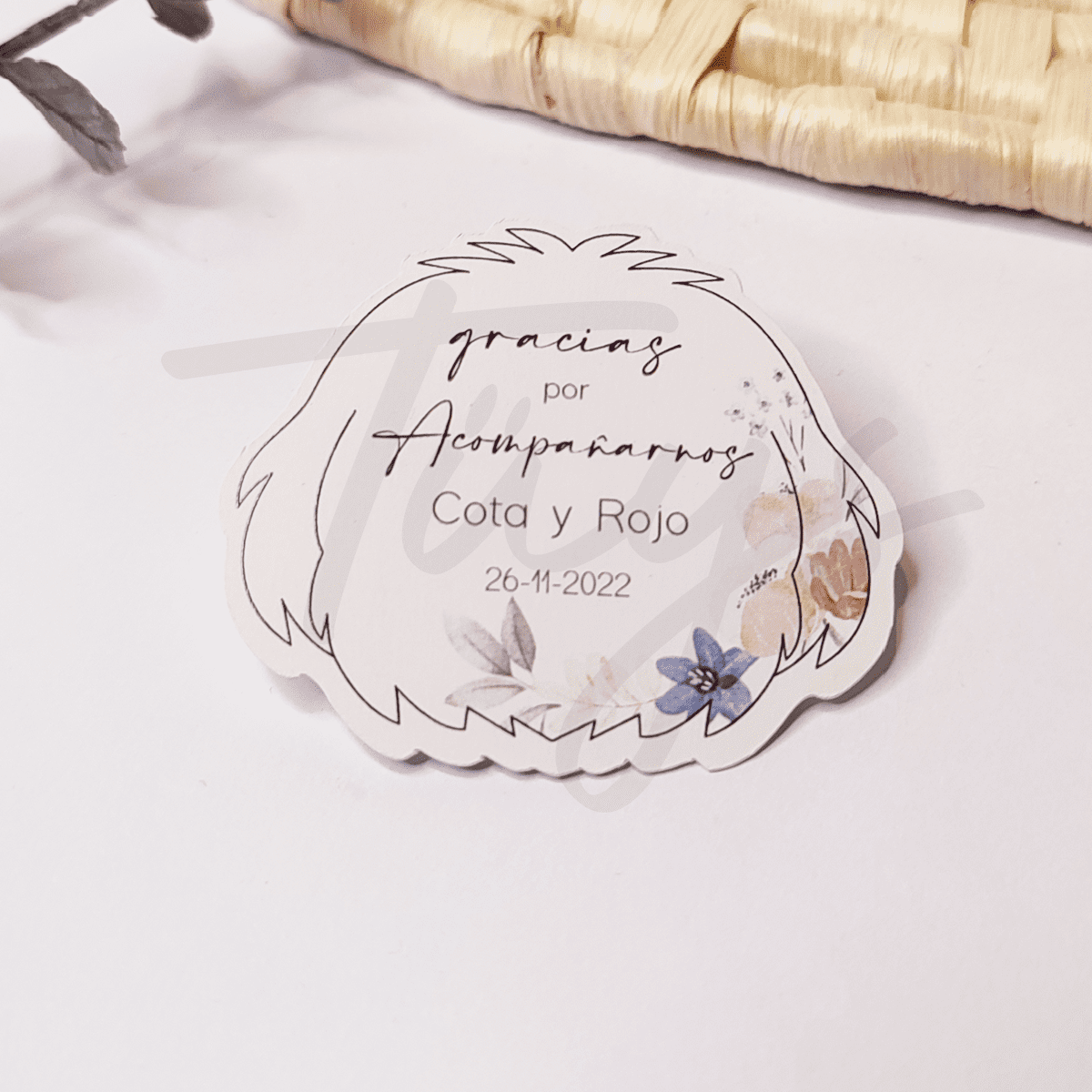 Etiquetas blancas personalizadas con forma 6×5 cm